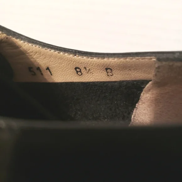 Salvatore Ferragamo Black Women's Lace-up Brogue Oxfords Size 8.5B - Picture 8 of 15